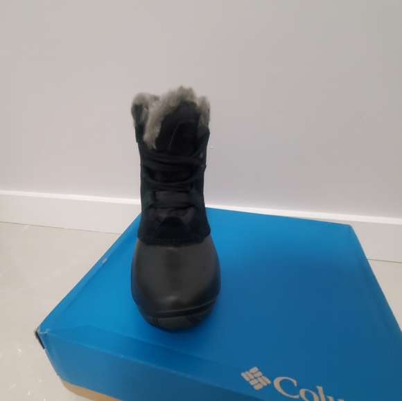 COLUMBIA SIERRA  SUMMETTE SHORTY WOMEN'S BOOTS SIZE. 9 - Picture 8 of 9
